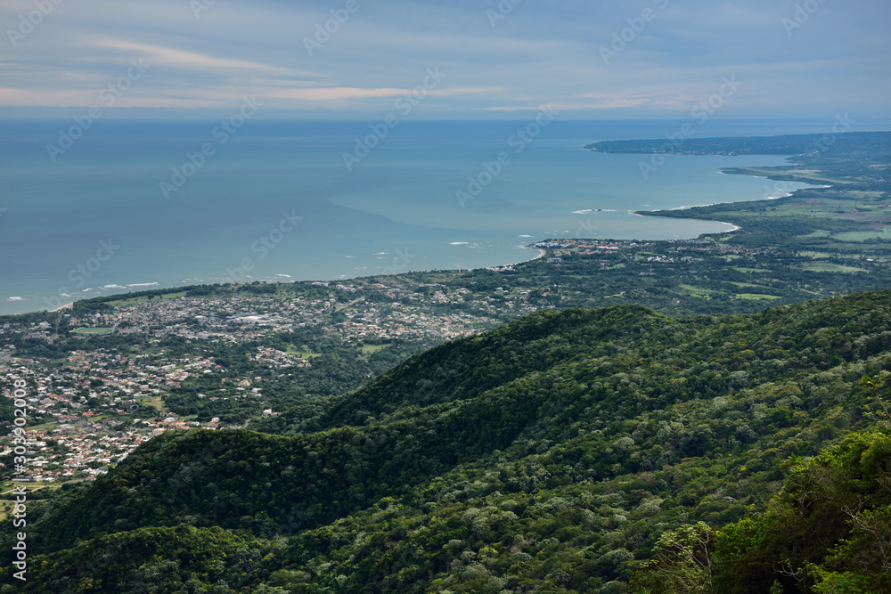 Φωτογραφία Eastward view of Atlantic shore of Puerto Plata from Mount Isabel de Torres moun