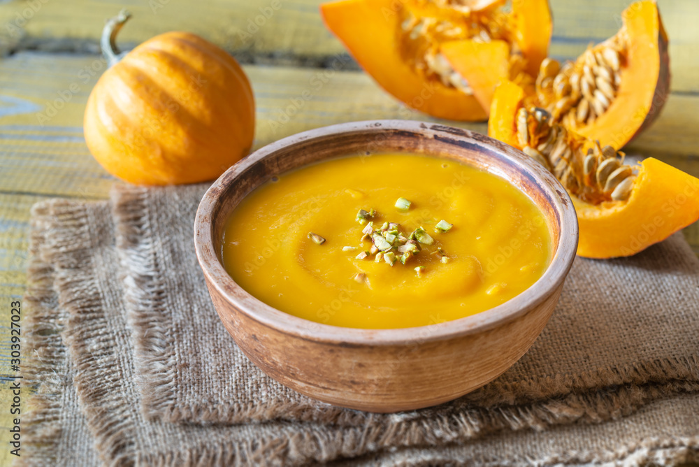 Φωτογραφία Bowl of pumpkin soup