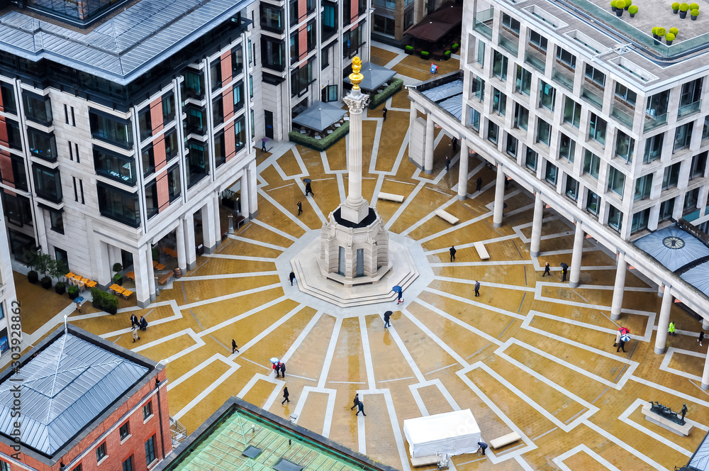 Φωτογραφία Paternoster Square in London, UK