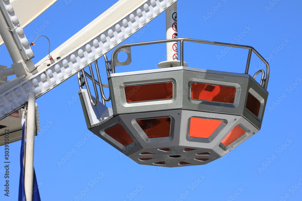 Fototapeta premium Riesenrad auf der Kirmes/Jahrmarkt/Oktoberfest