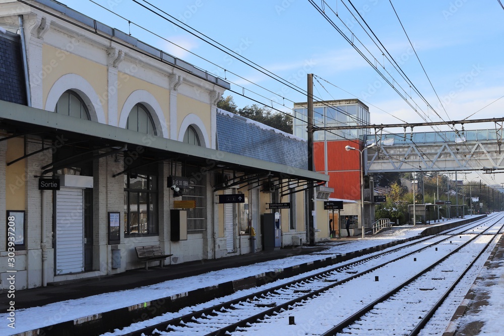 Gare ferrovière dans la commune de Rive de Gier - Département de la Loire - France