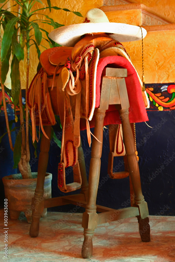 Φωτογραφία Saddle and hobby horse decorations in El Fuerte, Mexico