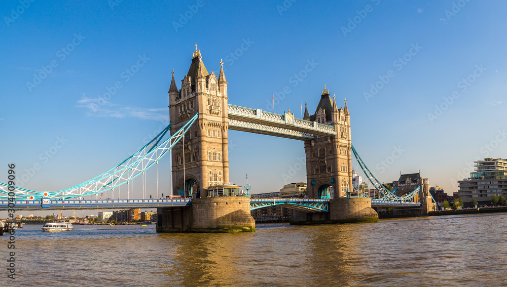 Obraz premium Tower Bridge in London