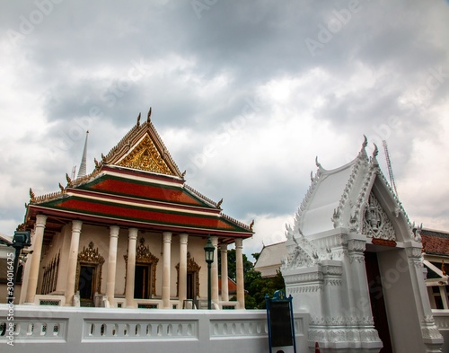 Wat Makutkasatriyaram, a buddhist temple of Bangkok photo