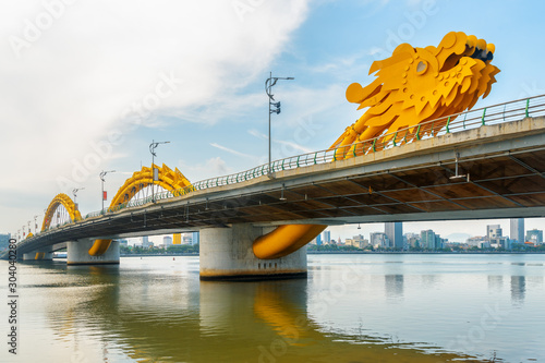 Foto Awesome view of the Dragon Bridge in Da Nang, Vietnam