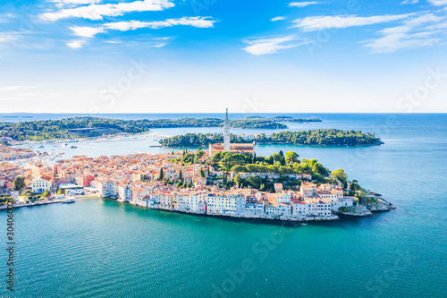 Obraz na płótnie Croatia, panoramic view of beautiful blue Adriatic coast in Istria, aerial of old town of Rovinj w salonie