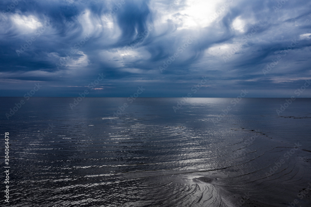 Morning light over gulf of Riga, Baltic sea. - obrazy, fototapety, plakaty 