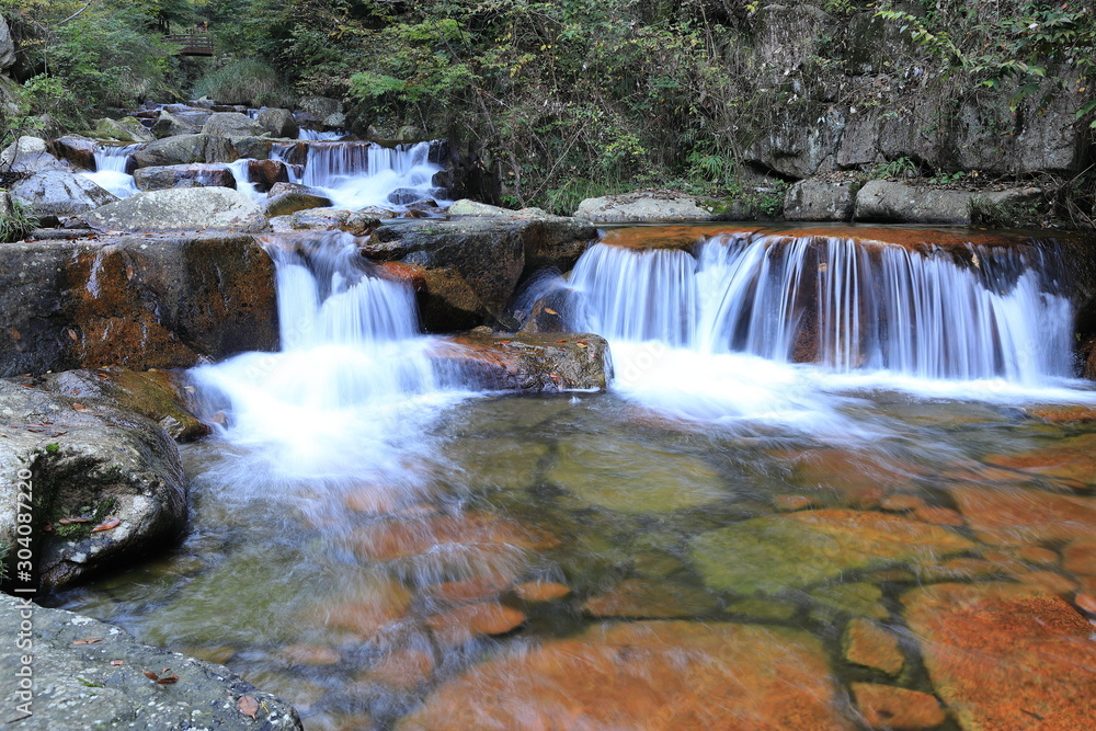 Fototapeta premium 秋の深山峡