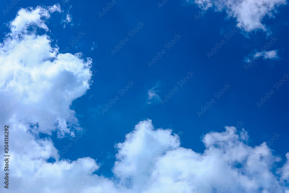 Obraz premium blue sky with cloud in the morning.