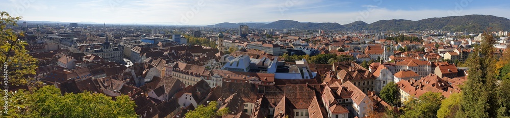 Panorama über westliches Graz - vom Rathaus bis Gösting