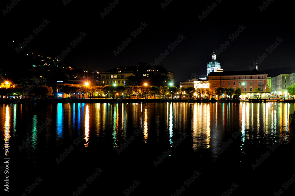 Night panorama of Como from the lake