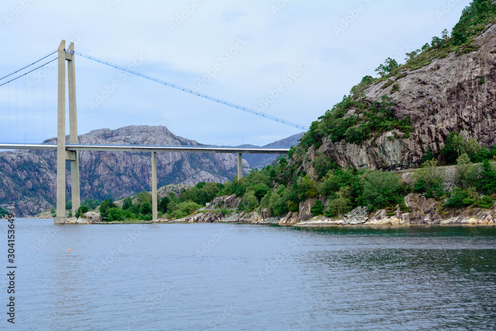 The bridge over the Lisefjord