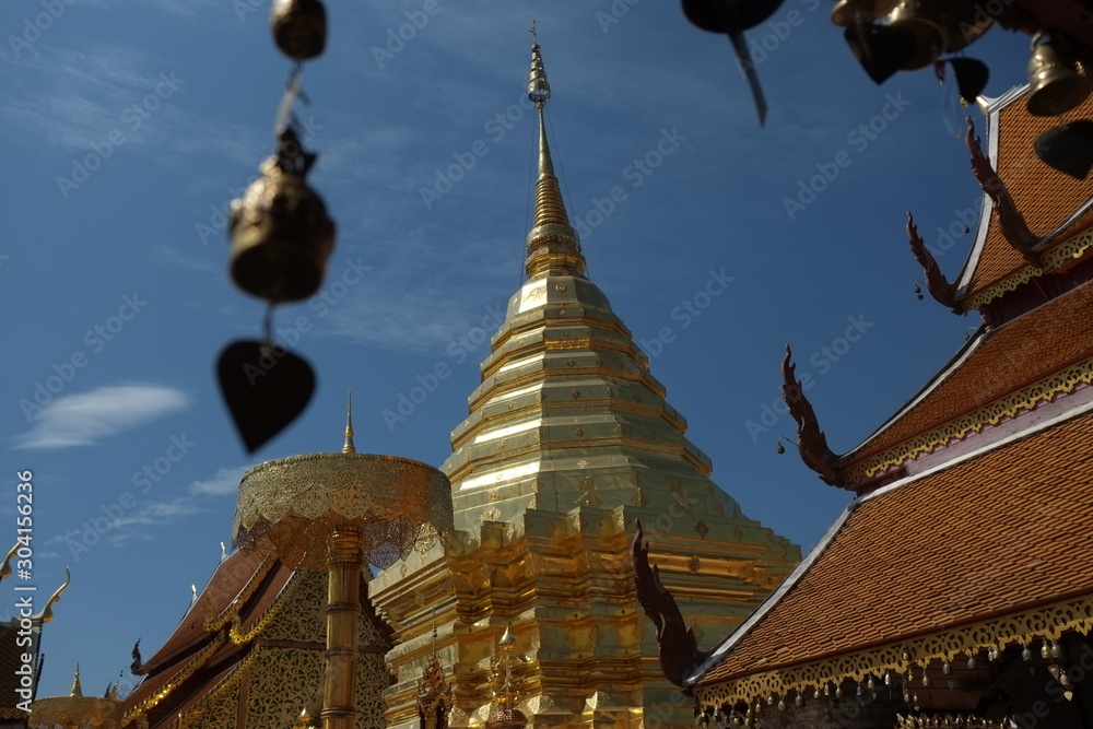 Fototapeta premium The golden pagoda in Chiangmai, Thailand