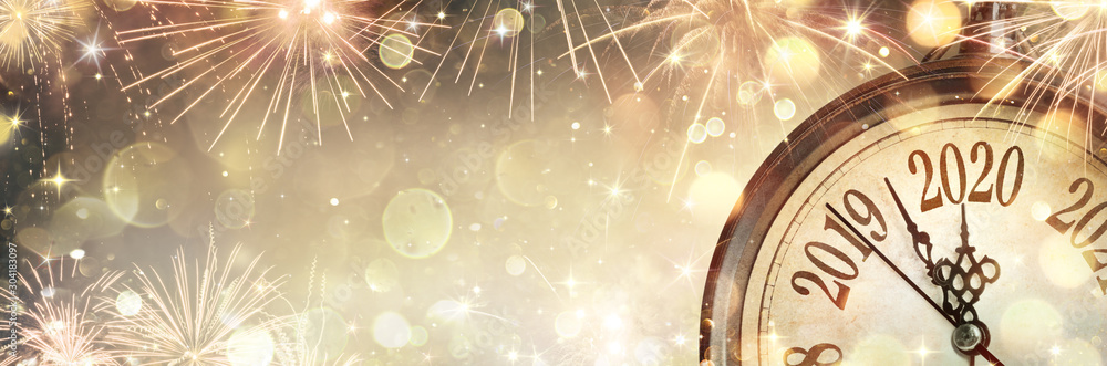 New Year 2020 - Midnight With Clock And Fireworks <span>plik: #304183097 | autor: Romolo Tavani</span>