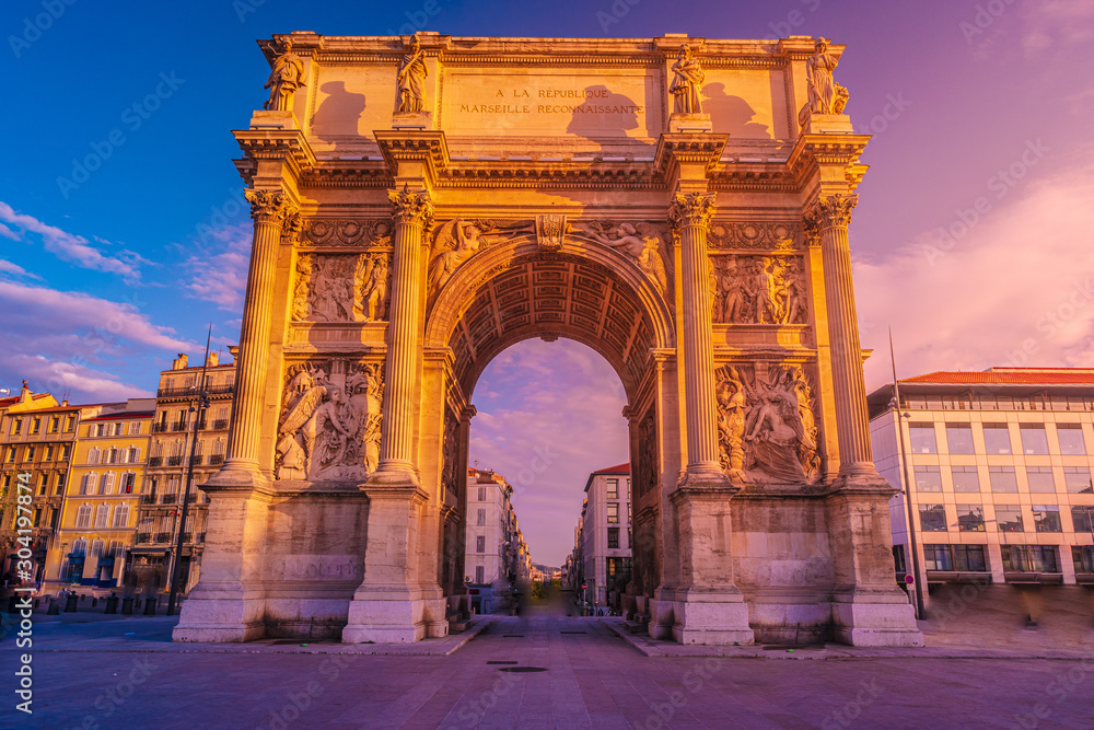 Fototapeta premium Porte Royale - triumphal arch in Marseille, France.