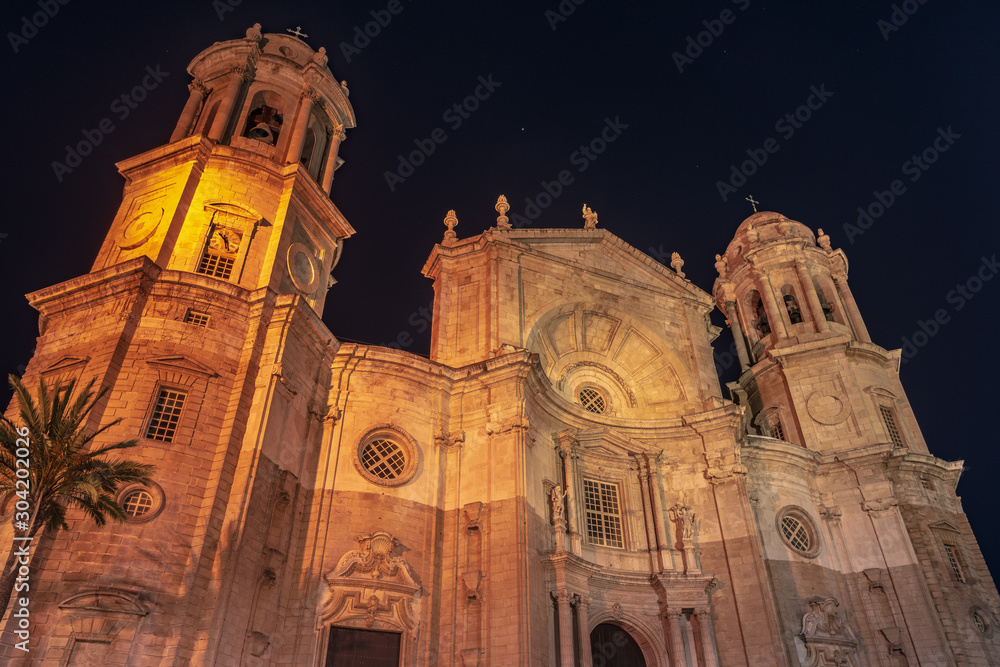 Φωτογραφία Wonderful cathedral of neoclassical style of ancient city of Cadiz