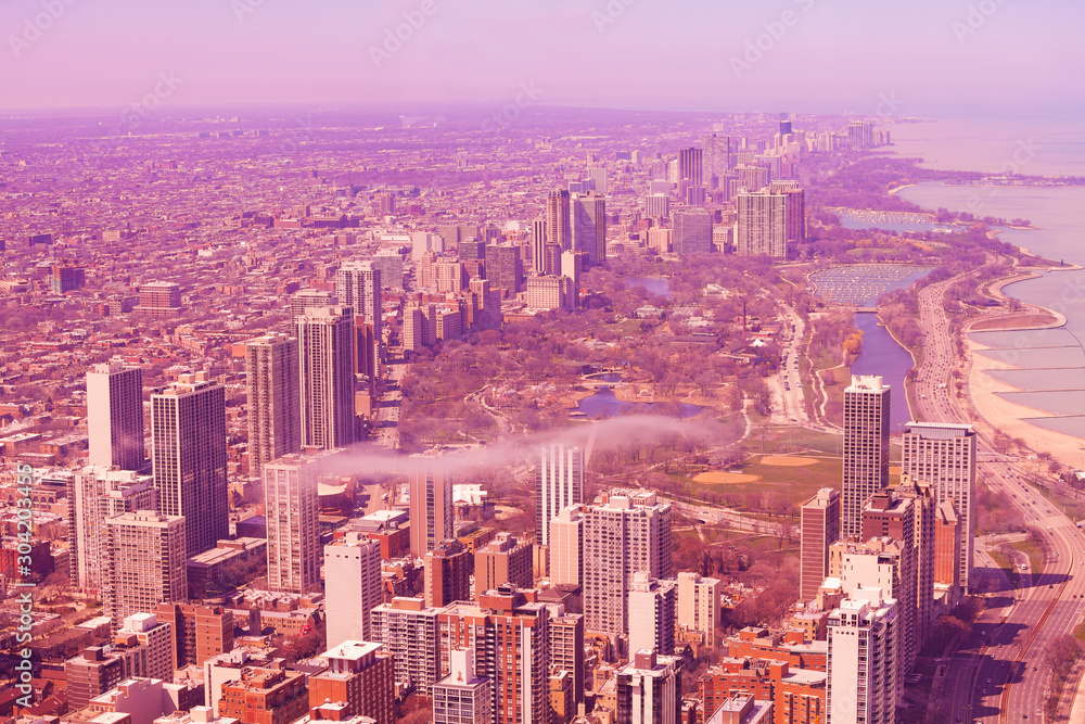 Fototapeta premium Lincoln Park and clouds in Chicago from above