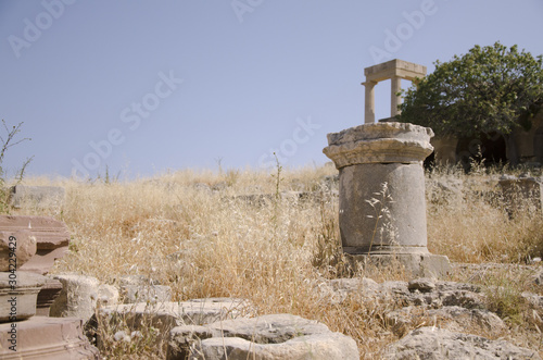une colonne brisée