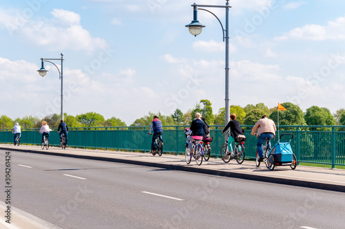 Fahrrad, Rad, Verkehr, Transport, Umwelt, Klima, Gesundheit photo