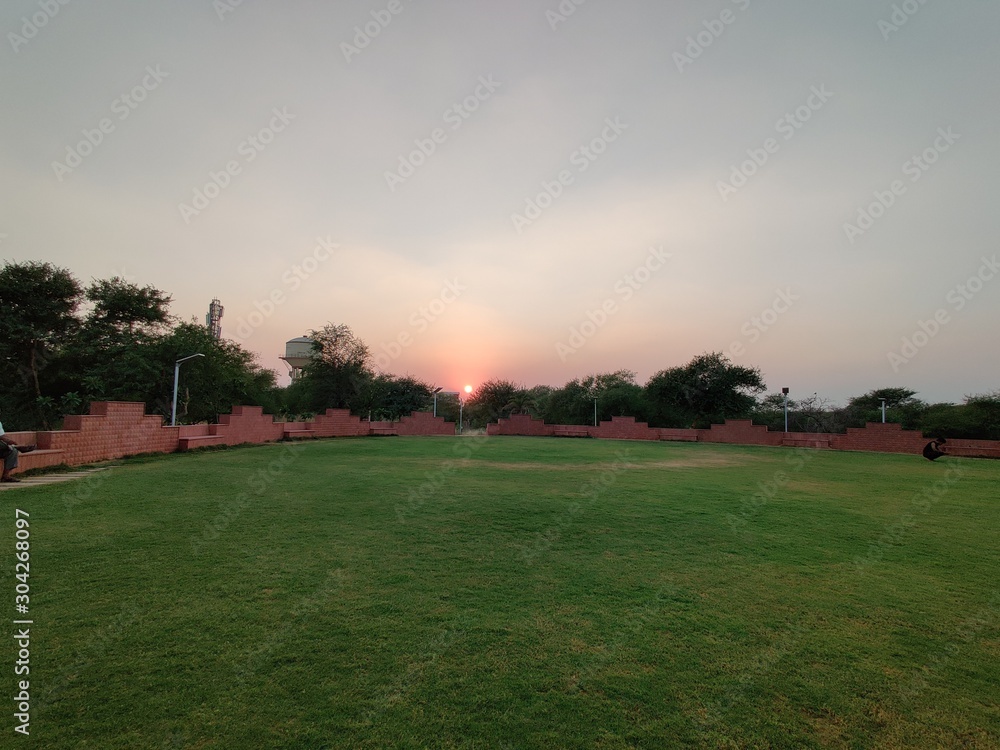 Fototapeta premium sunset in park