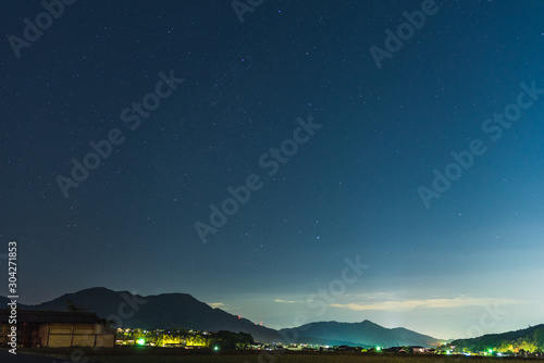 秋の夜空に瞬く星