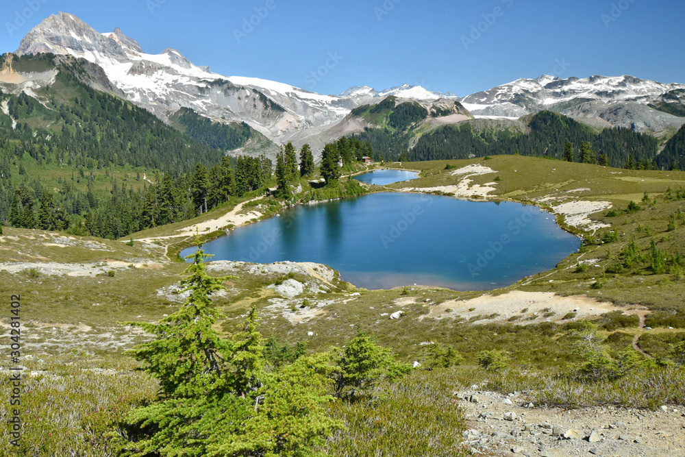 Idyllic landscape of Elfin lakes in summer