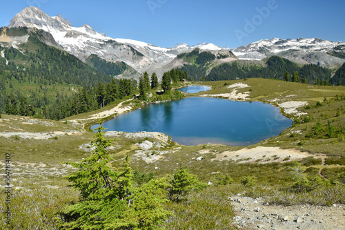 Idyllic landscape of Elfin lakes in summer