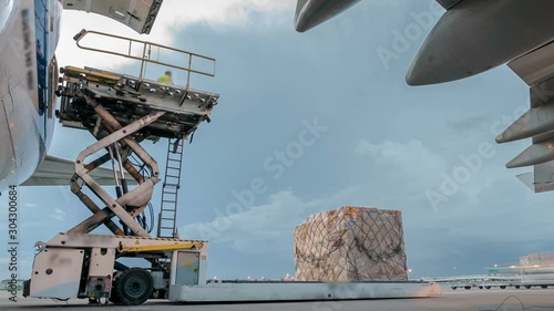 Panning load cargo for air freight logistic - Time lapse 