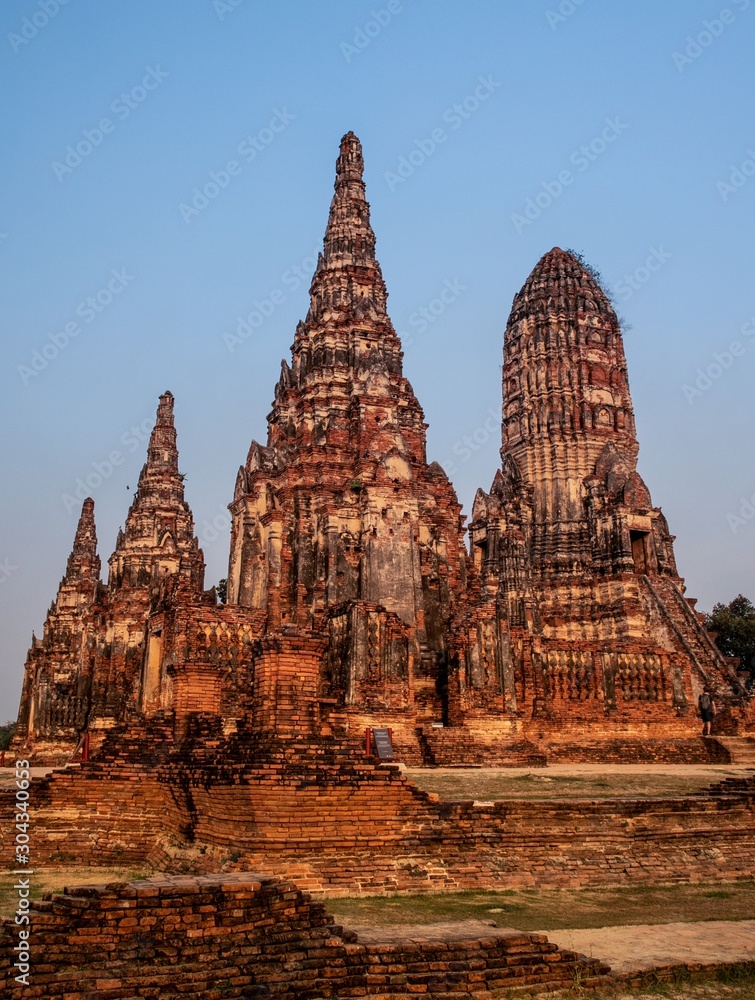 Fototapeta premium Wat Chaiwatthanaram temple in Ayutthaya Historical Park, Thailand
