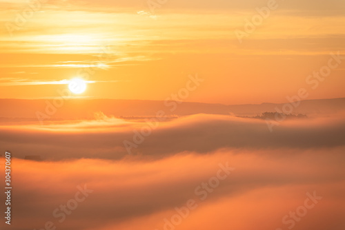 Sonnenaufgang über dem Frühnebel © SKatzenberger