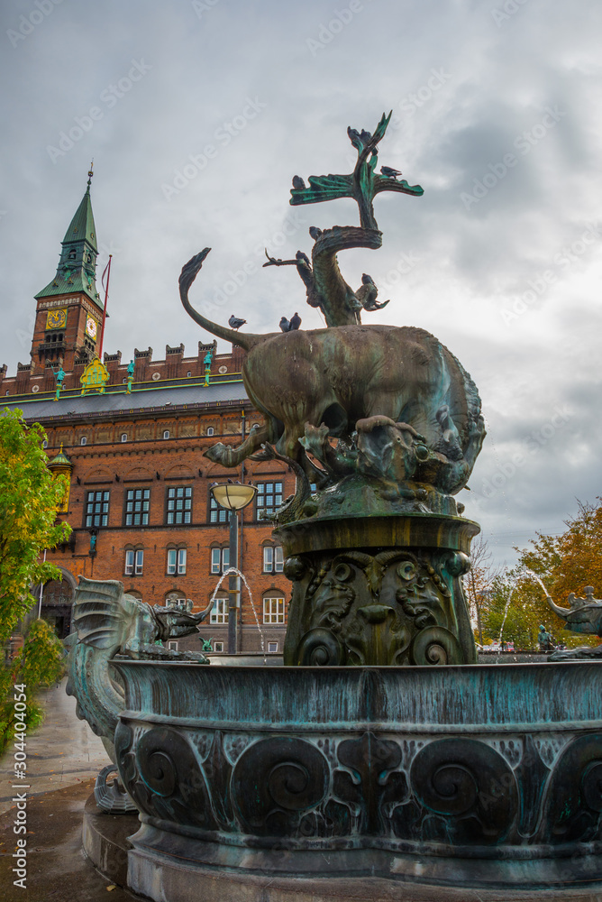 Φωτογραφία COPENHAGEN, DENMARK: A beautiful fountain with a bronze sculpture of a bull and a dragon