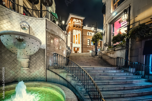 Photos Fountain in Rodeo drive