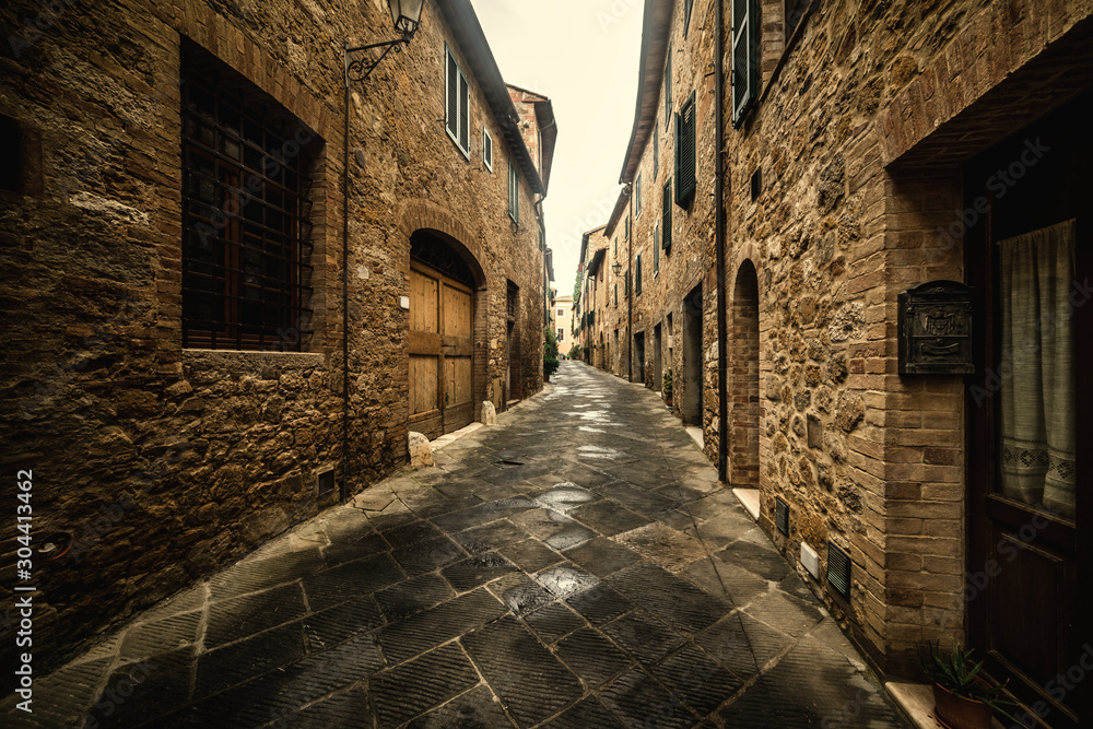Narrow alley in Tuscany