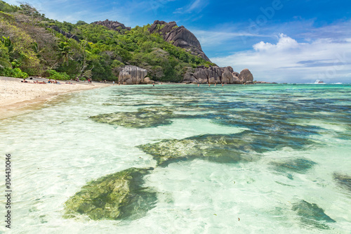 beach of seychelles la digue island