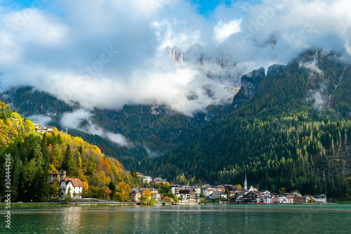 Fototapeta Naklejka Na Ścianę i Meble -  Panoramic view of the Lago di  Alleghe lake in the italian Dolomites