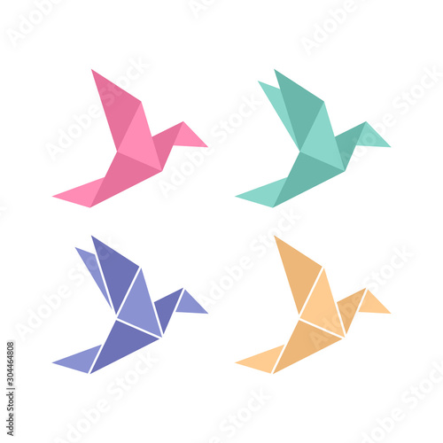 Fototapeta Naklejka Na Ścianę i Meble -  Origami bird. Origami birds vector pack. Origami birds vector set.