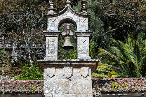 Espadaña con campana