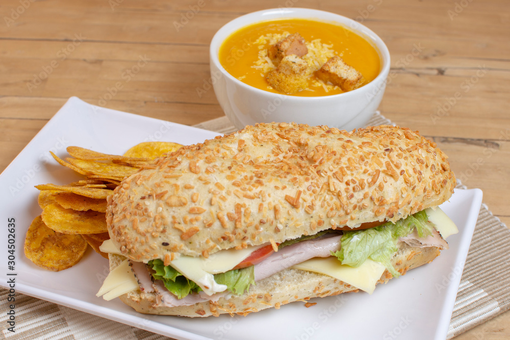 Sanduch combo with soup and patacones