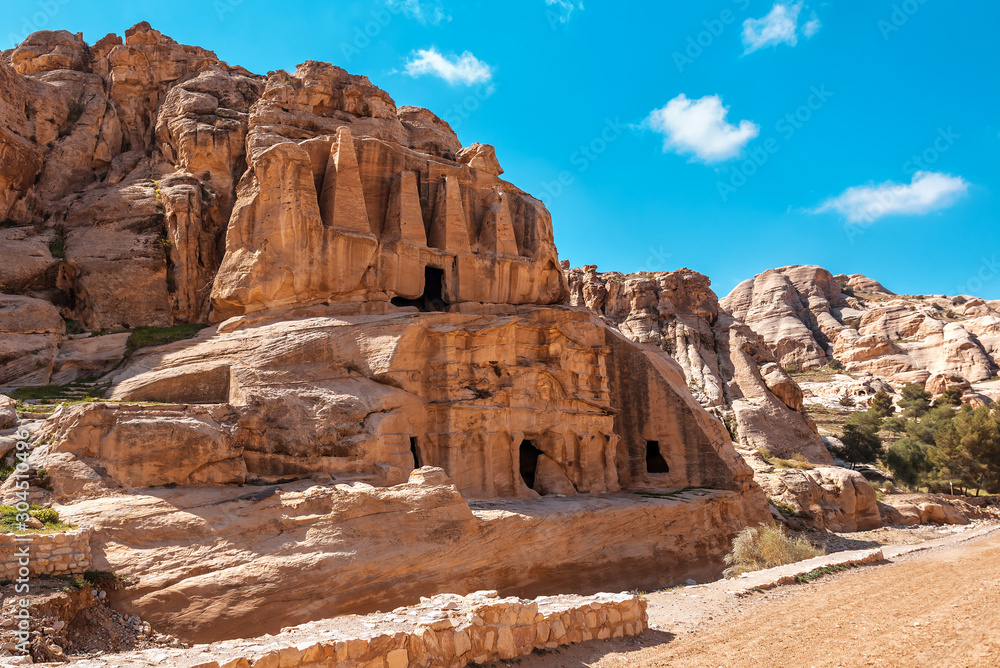 Fototapeta premium ruins of old Nabataean city Petra in Jordan