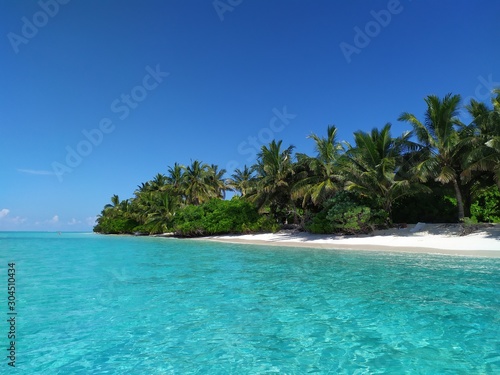 tropical beach in maldives © Maryan