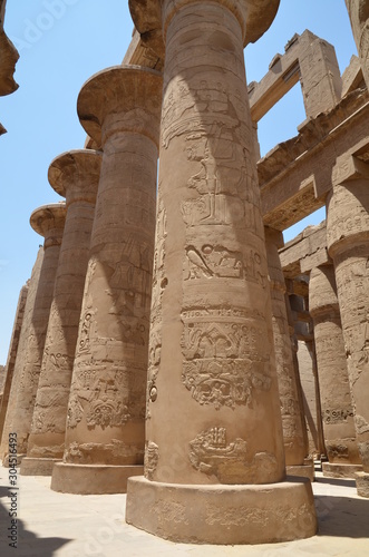 COLONNES SALLE HYPOSTYLE TEMPLE DE KARNAK XIV SIÈCLE LOUXOR EGYPTE photo