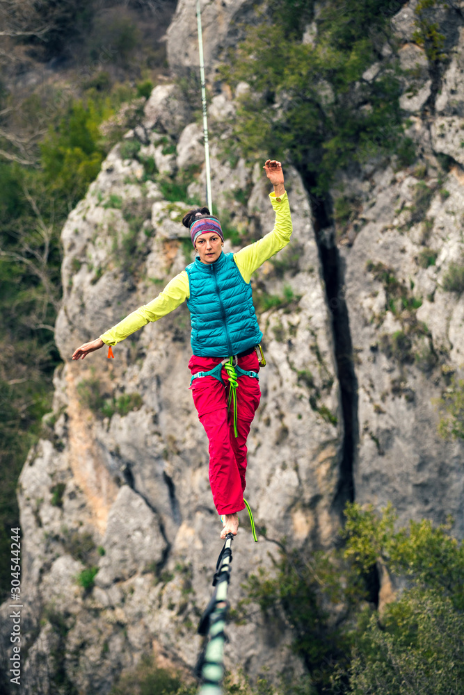 Obraz premium Highline in the mountains.