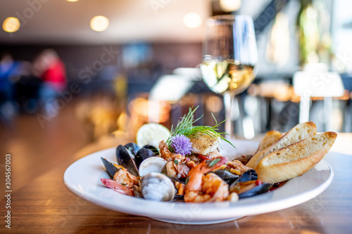 Canvastavla Bouillabaisse Seafood Soup Close-Up with Shrimp, Muscles, Clams, Fish, Fennel ,