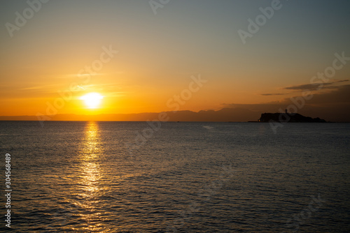 夕日と江の島