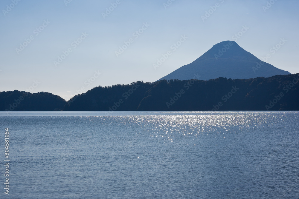 池田湖と開聞岳	