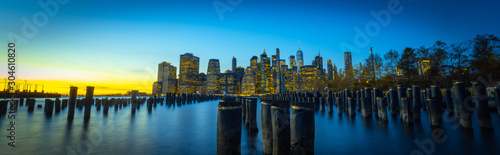 views city new york buildings sea yellow lights © Alberto GV PHOTOGRAP