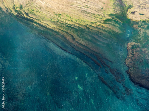 vue aérienne de fonds marins rocheux sur l'île d'Oléron en France