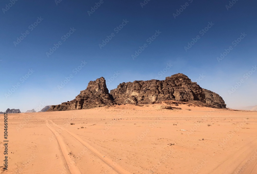 the fascinating arid and desert landscape of Wadi Rum