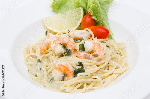 spaghetti cream cheese white sauce with shrimp Italian food style