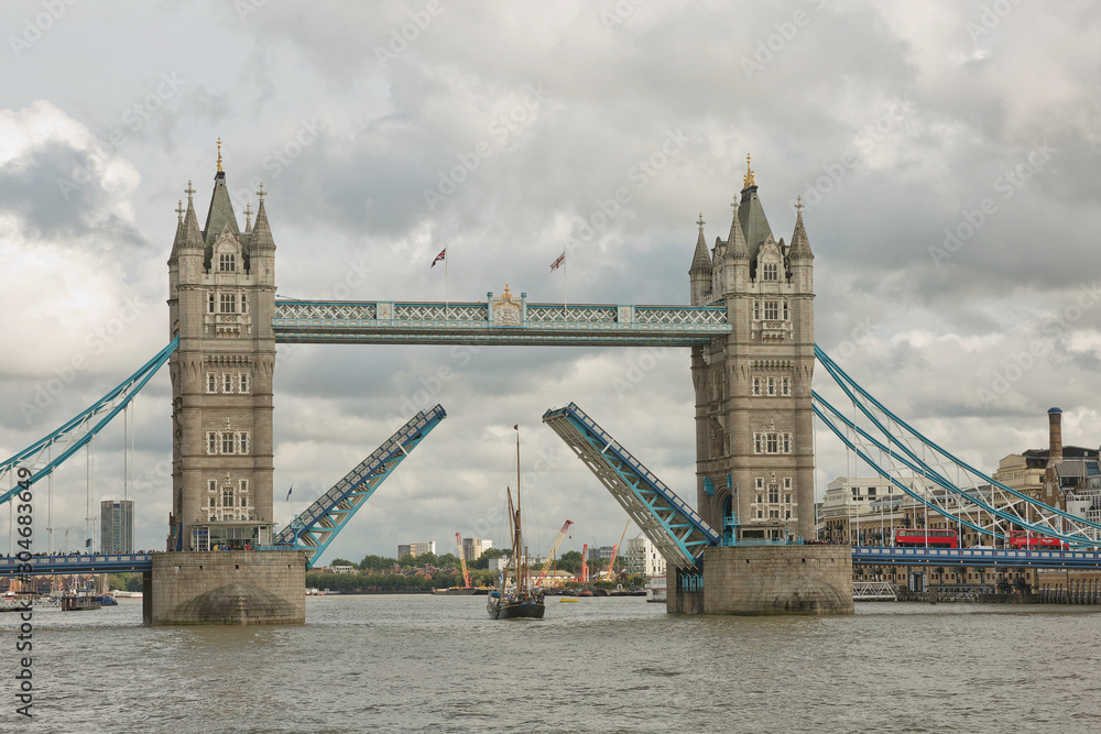 Obraz premium Tower Bridge in the City of London. This iconic bridge opened in 1894 and is used by some 40,000 people a day